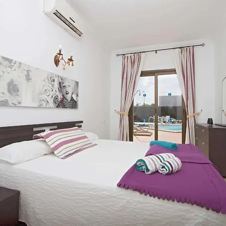 Playa Blanca Sleeps 6 Air Con Wifi 普拉亚布兰卡