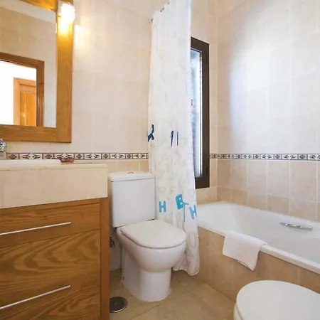 Playa Blanca Sleeps 6 Air Con Wifi