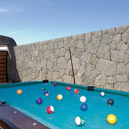 فيلة Playa Blanca Sleeps 6 Air Con Wifi *